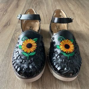 This sandals are from Mexico very pretty and new
